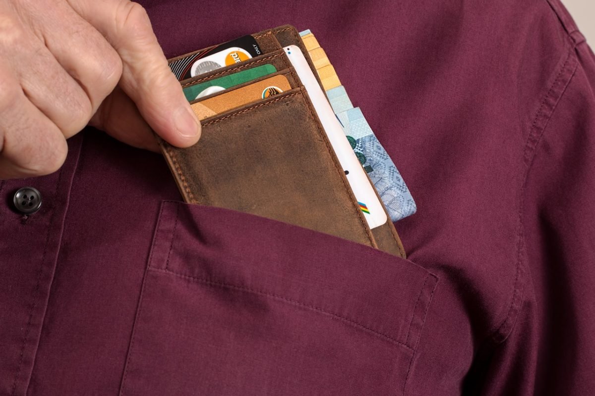 wallet, credit card, cash-2668571.jpg